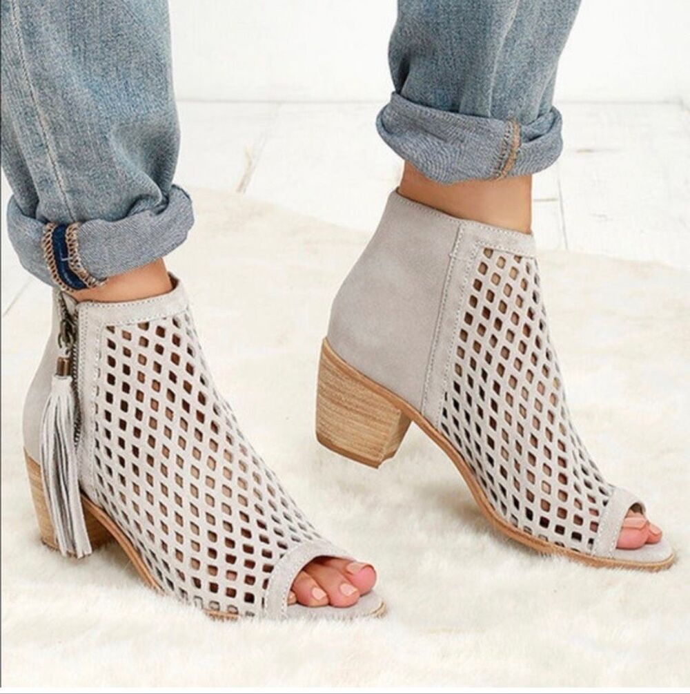 Matisse Indie booties light gray cutout cage design tassel zipper detail size 10